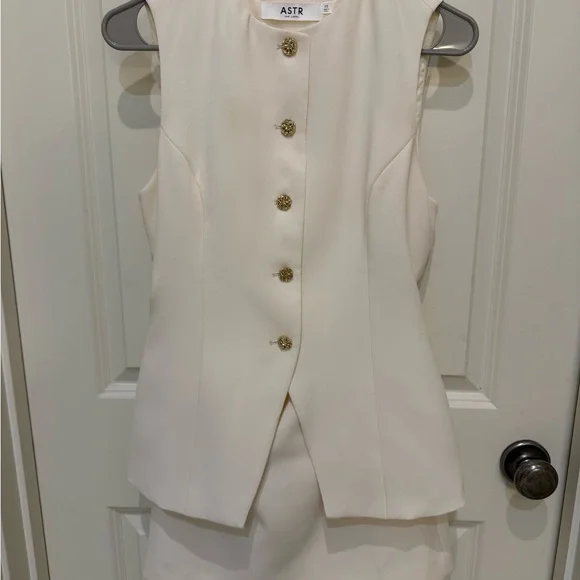Astr | Dresses | Astr Cream Dilone Layered Dress With Decorative Buttons Xs  | Poshmark